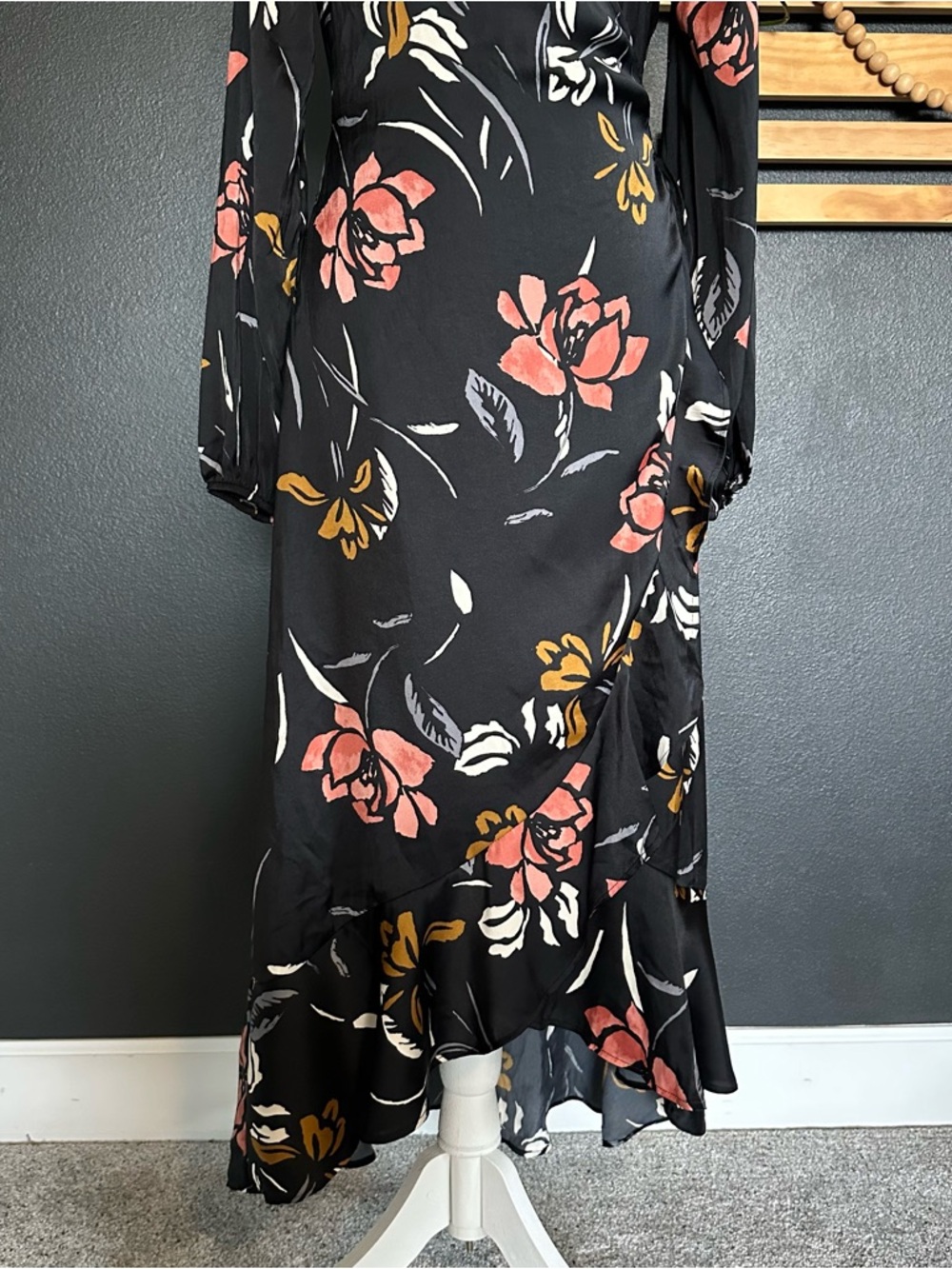 Saltwater Luxe Black Floral Wrap Dress Long Sleeve Midi NWT Size Small Boho - Picture 3 of 7
